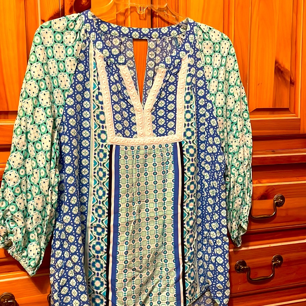Crown and Ivy like new peasant top.